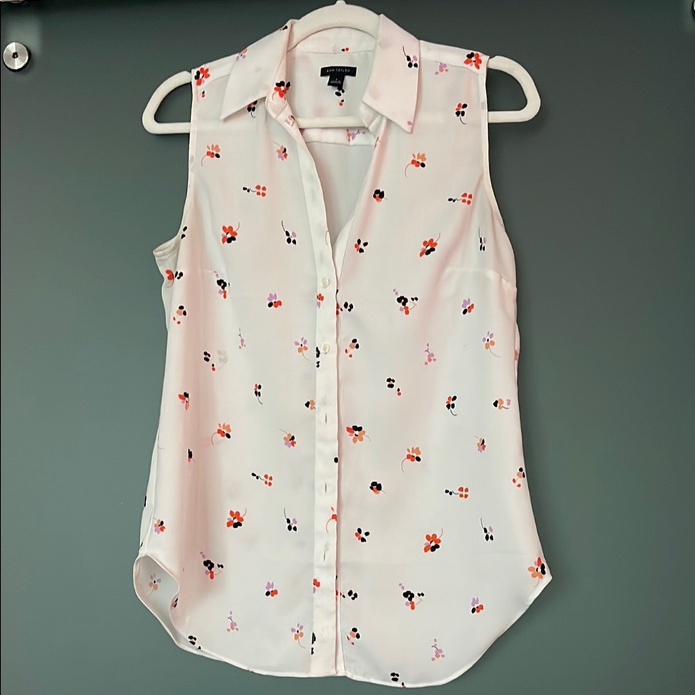 Ann Taylor Sleeveless Floral Blouse - White